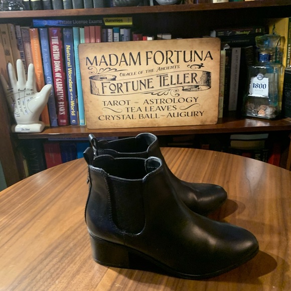 Boots - Picture 6 of 9